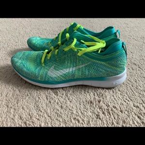 Nike free TR flyknit women 10 men 8